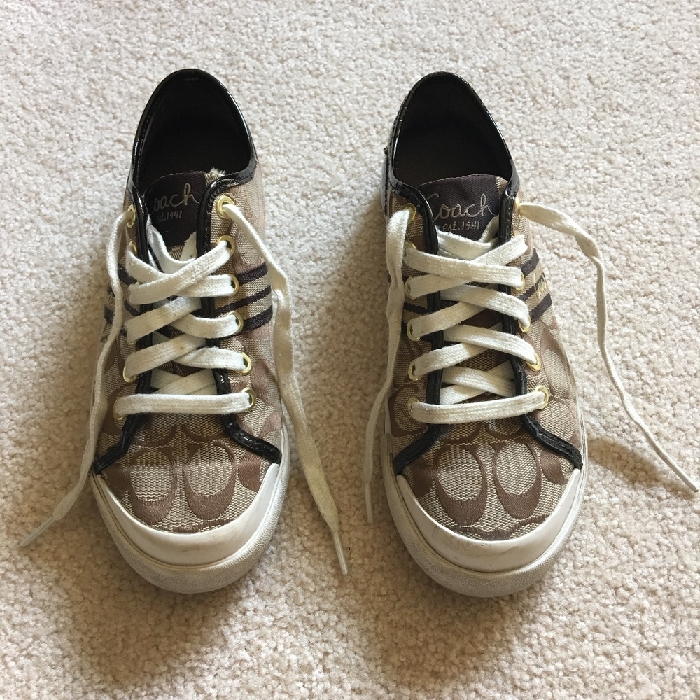 Signature Coach Sneaker